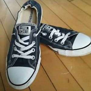 Wonens size 8 Navy Blue Converse